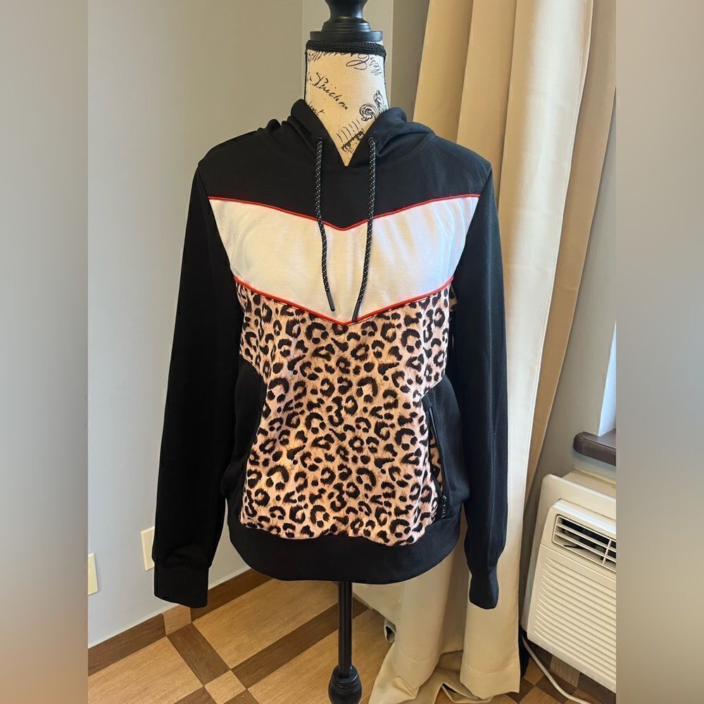 Southpole Hoodies Large Junior Unisex Sweater 4 Teens Leopard/White/Black